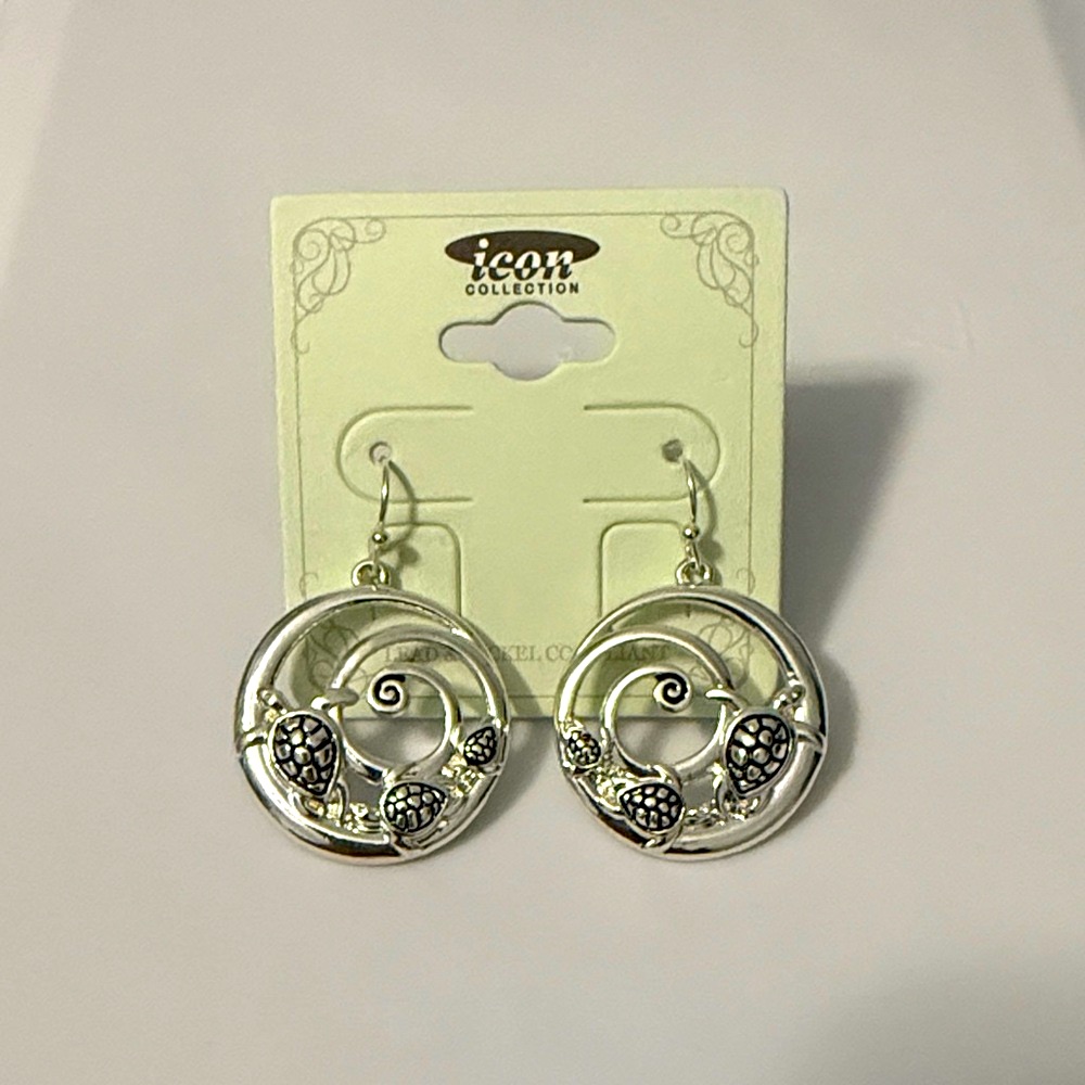 Nwt Icon Collectionic Collection Silver-Tone Swirl Turtle Earrings
